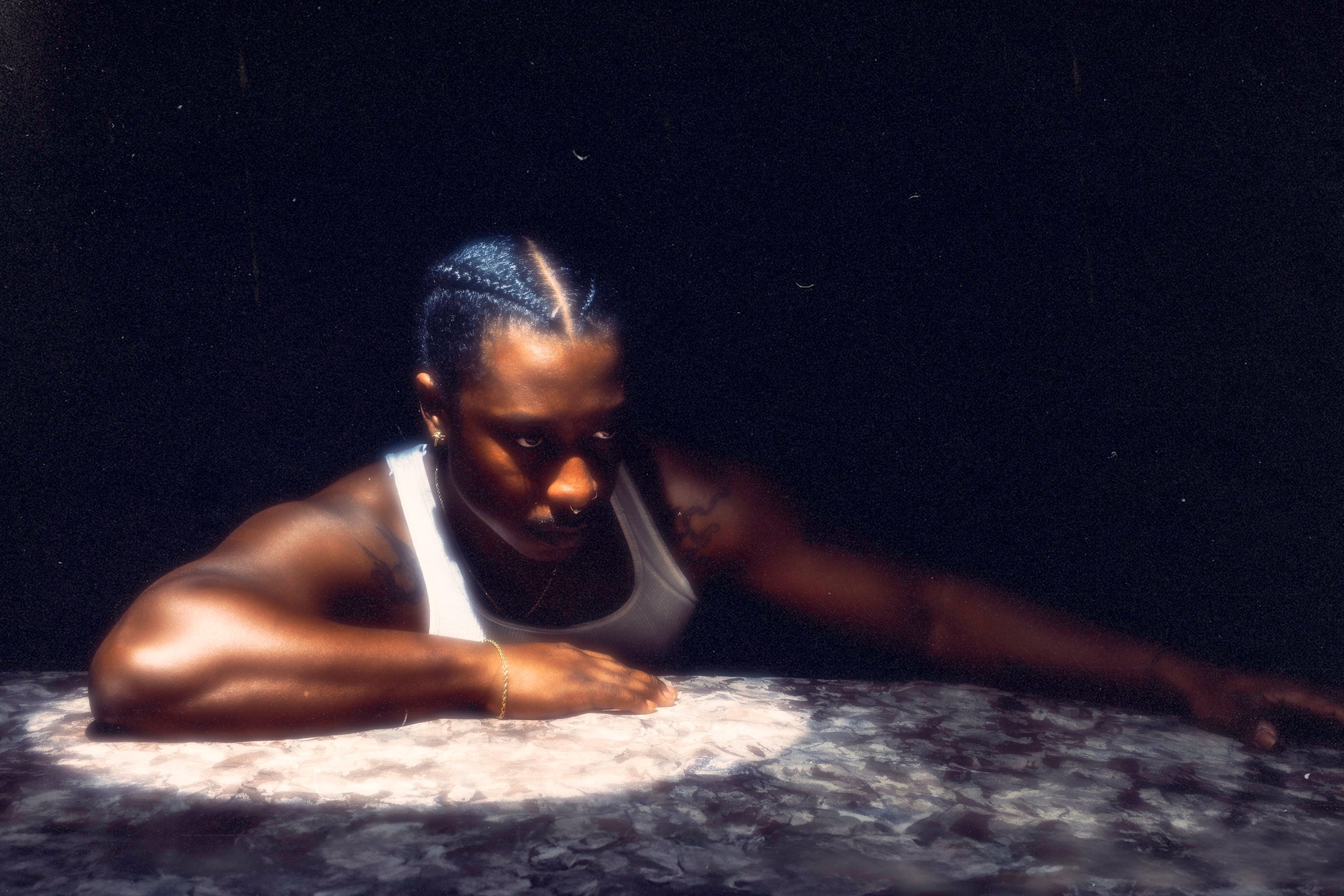 McKinley Dixon: Raw Emotion & Poetic Flow in Manchester's Intimate YES Basement