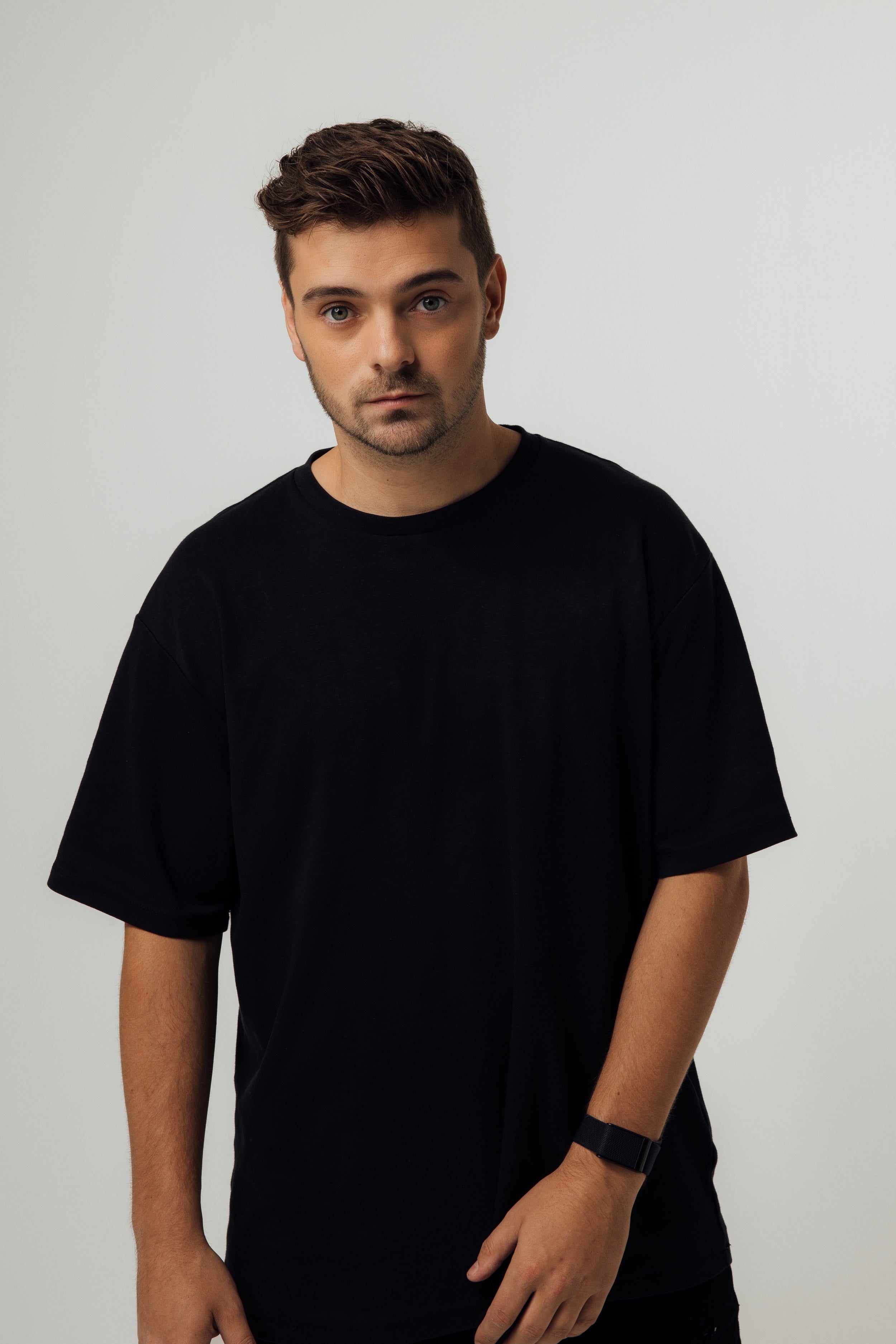Martin Garrix Electrifies London: A Gunnersbury Park Spectacle!