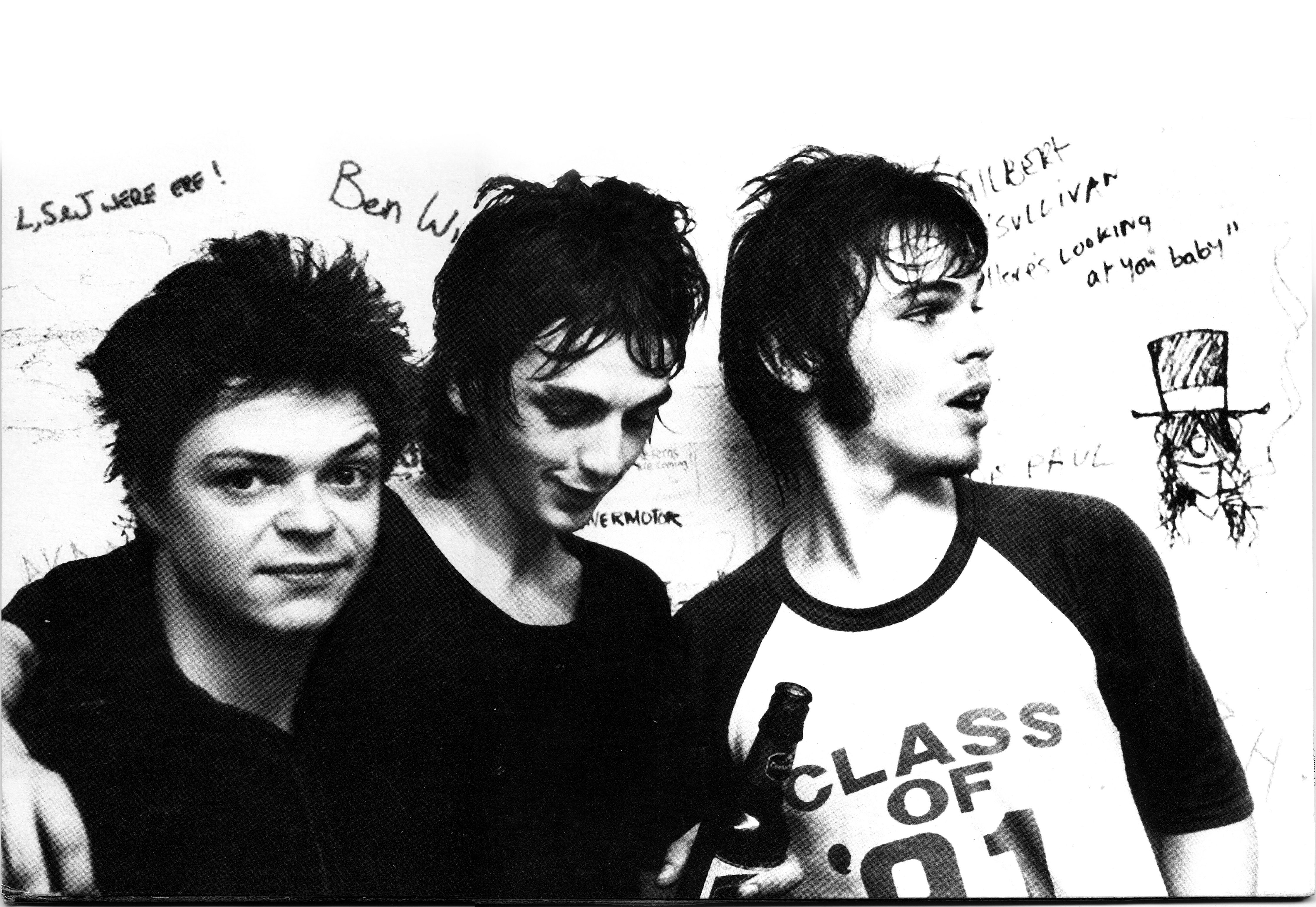 Supergrass Rocks The Piece Hall: A Britpop Bash in Halifax!