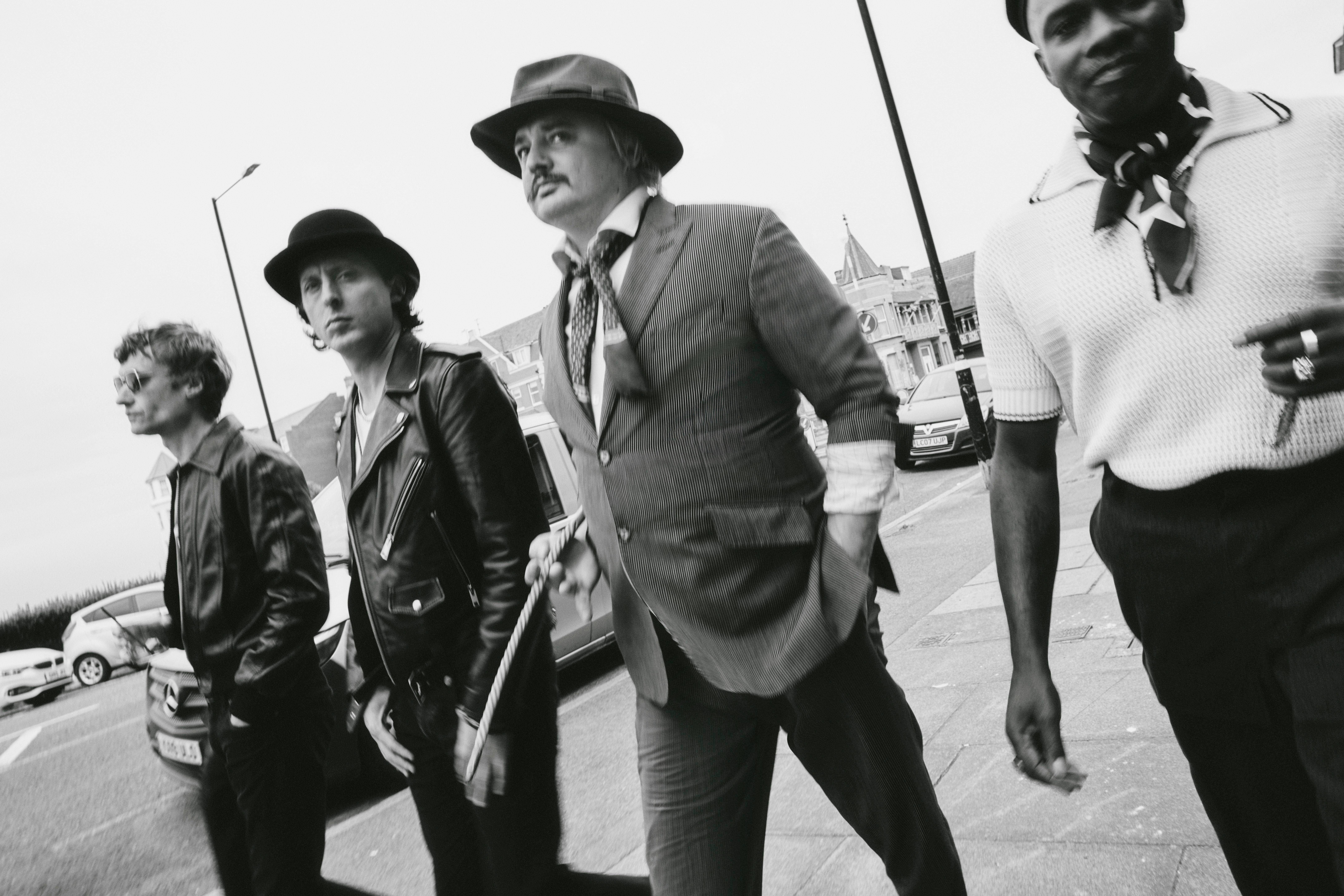 The Libertines Roar into The Piece Hall: A Halifax Rock Extravaganza!