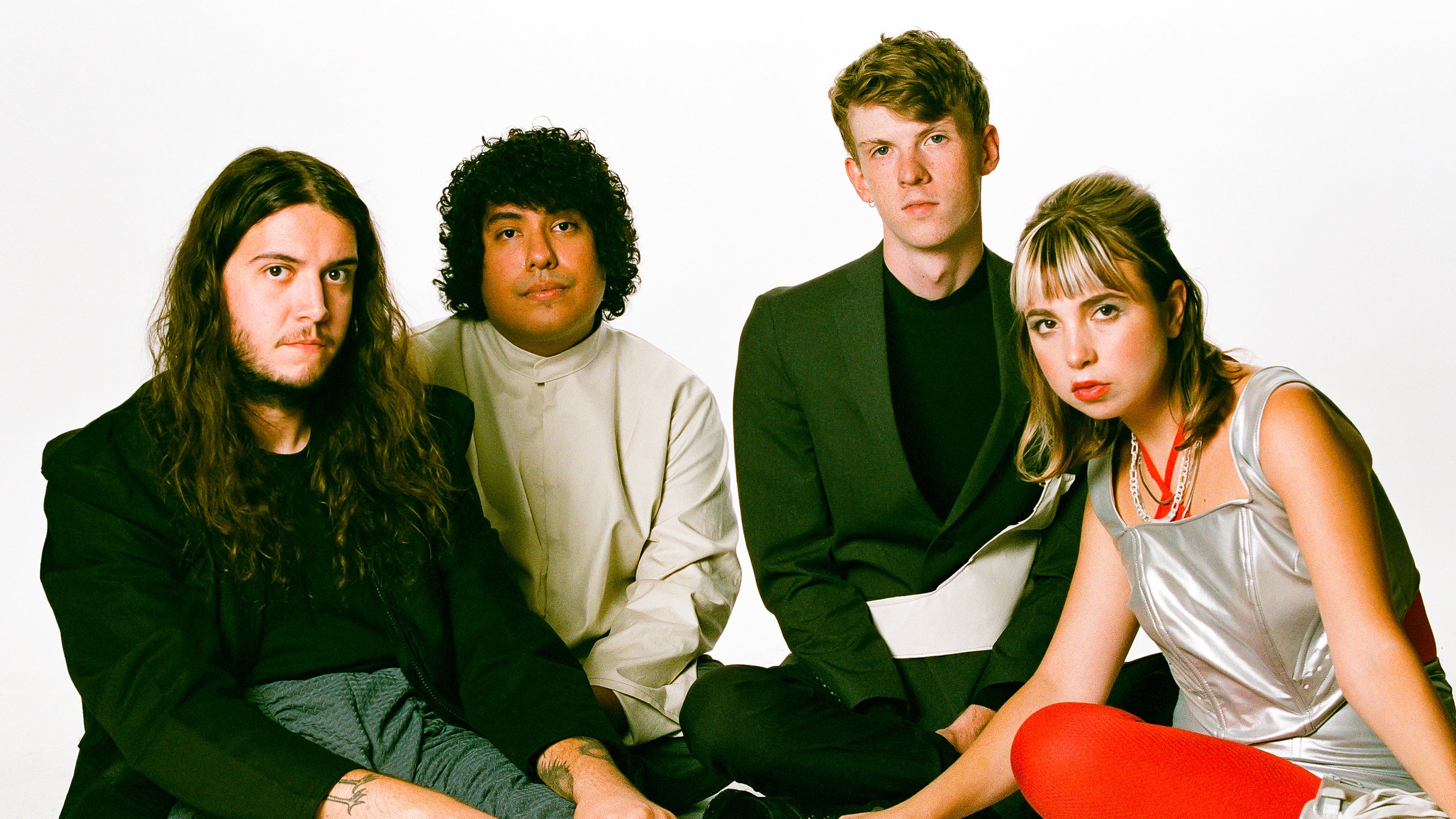 Beach Bunny Electrifies Utrecht: Indie Pop Sensation Live!