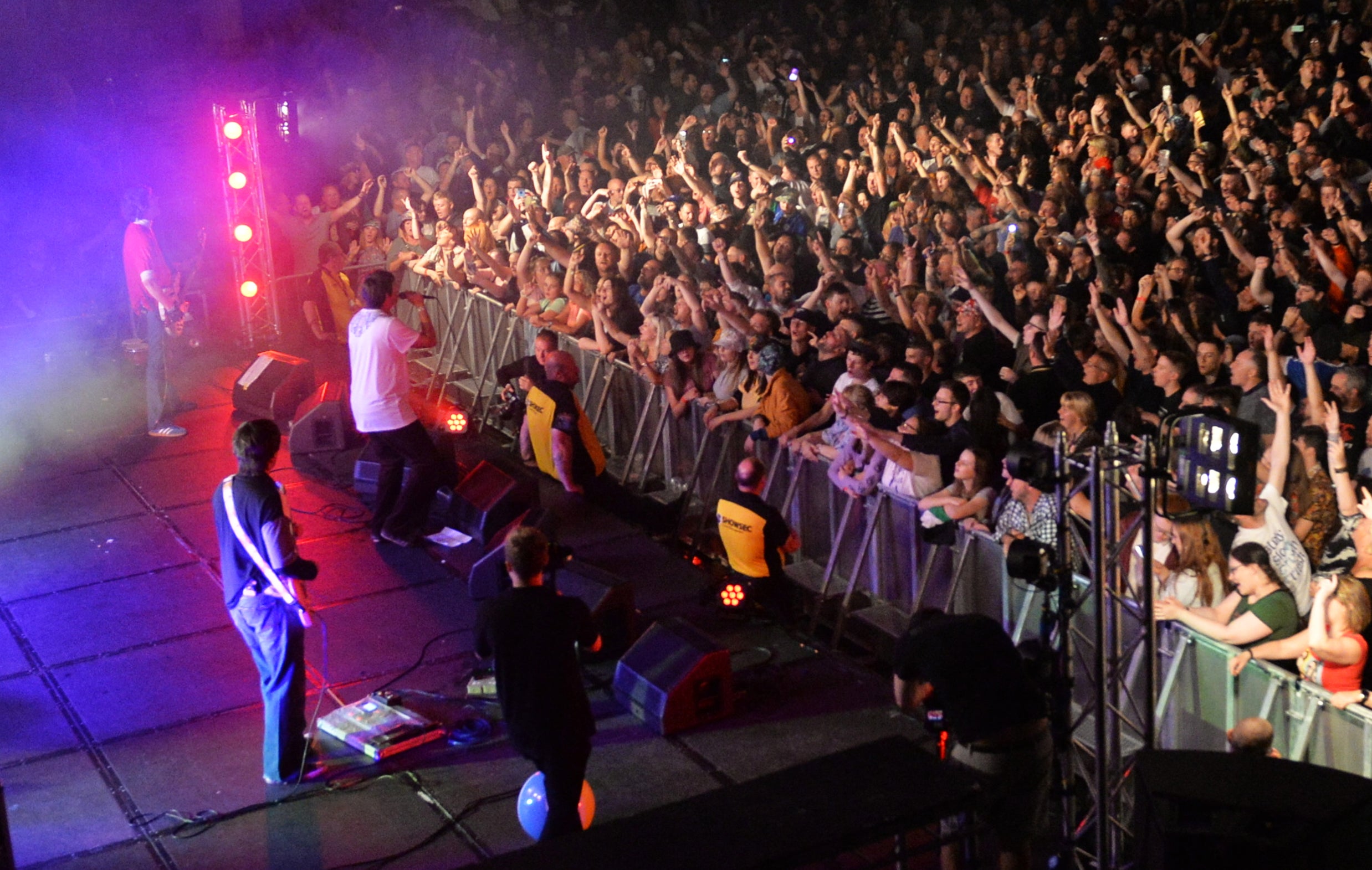 Britpop Titans Collide: The Clone Roses, Definitely Mightbe & The James Experience in Bristol!