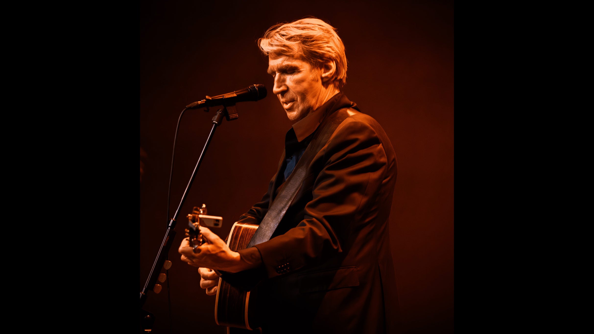 Frank Boeijen Live: An Intimate Evening of Dutch Musical Poetry in Ostende