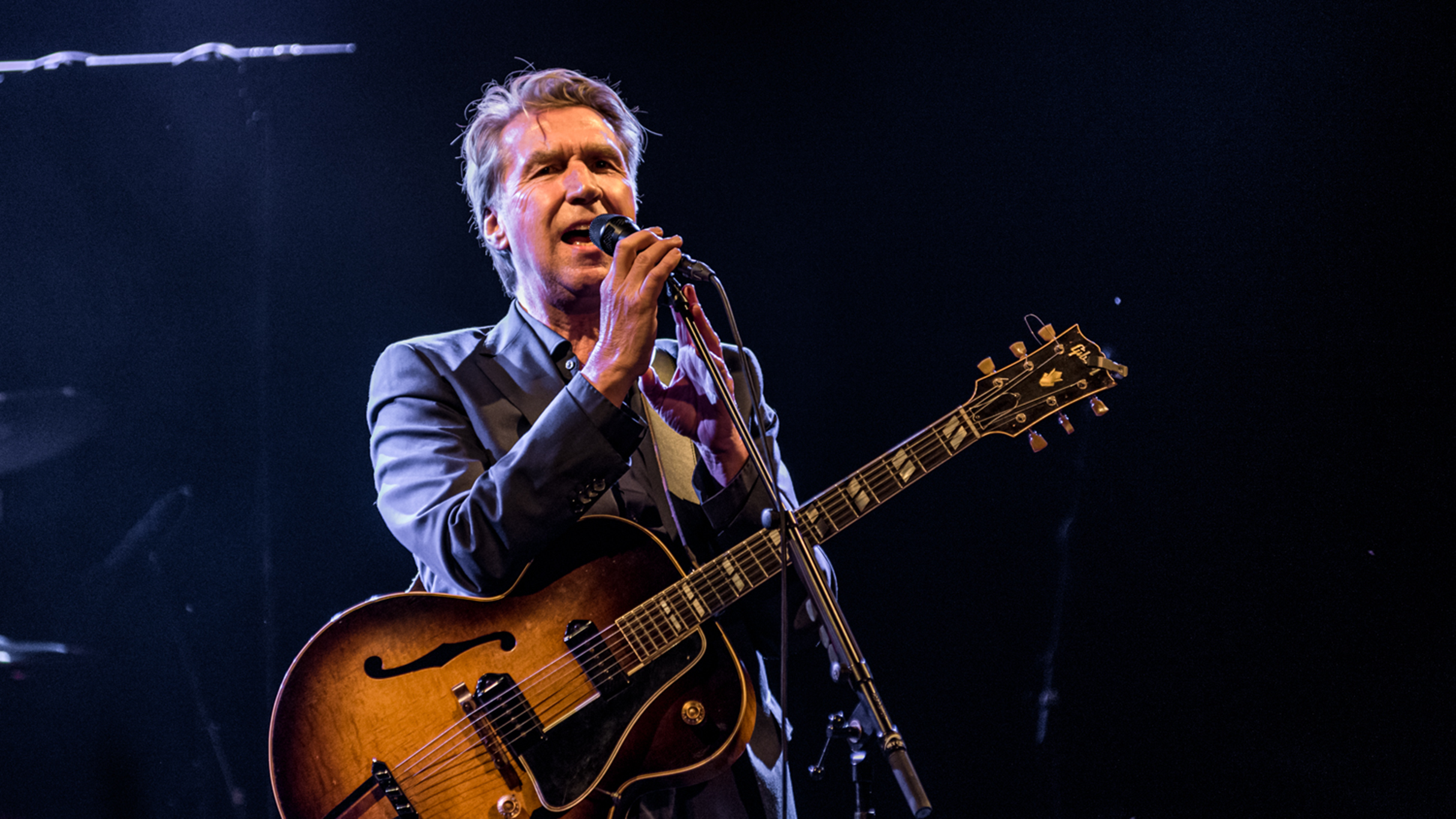 Melancholy Maestro: Frank Boeijen's Intimate Amsterdam Performance