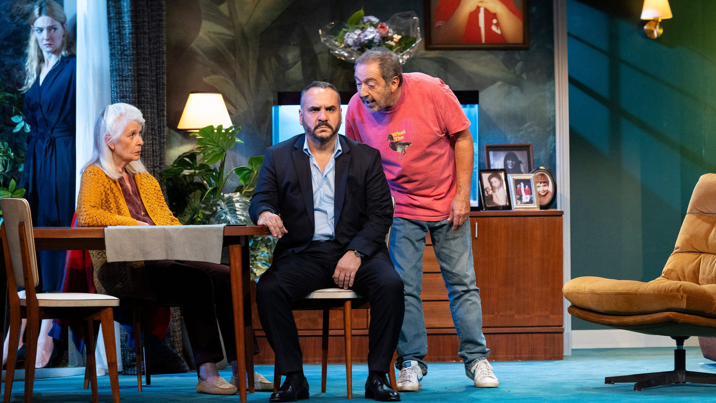 La Famille: A Night of Laughter at the Majestic Cirque Royal!