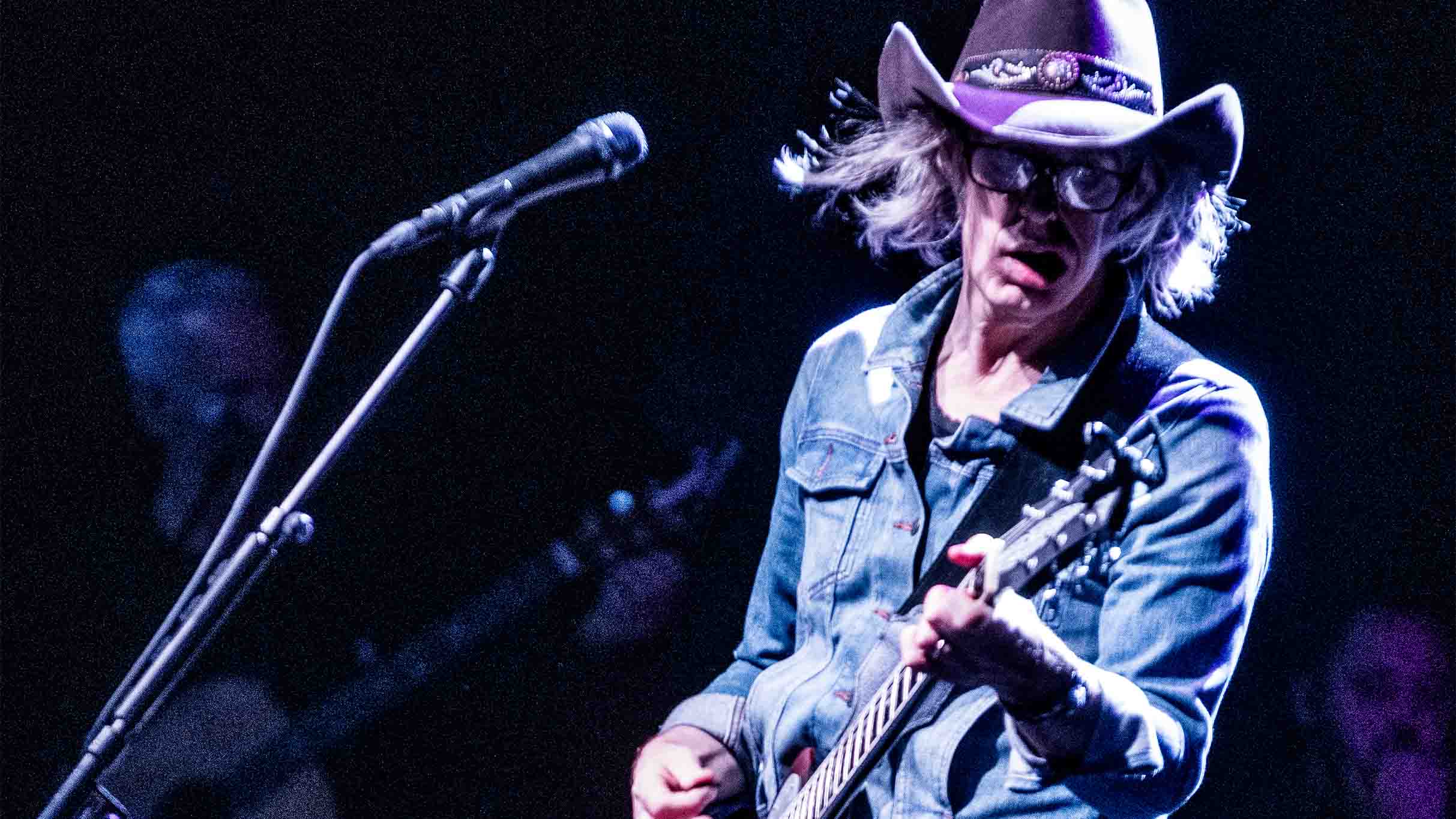 The Waterboys: A Night of Celtic Soul in Brussels' Iconic Cirque Royal!