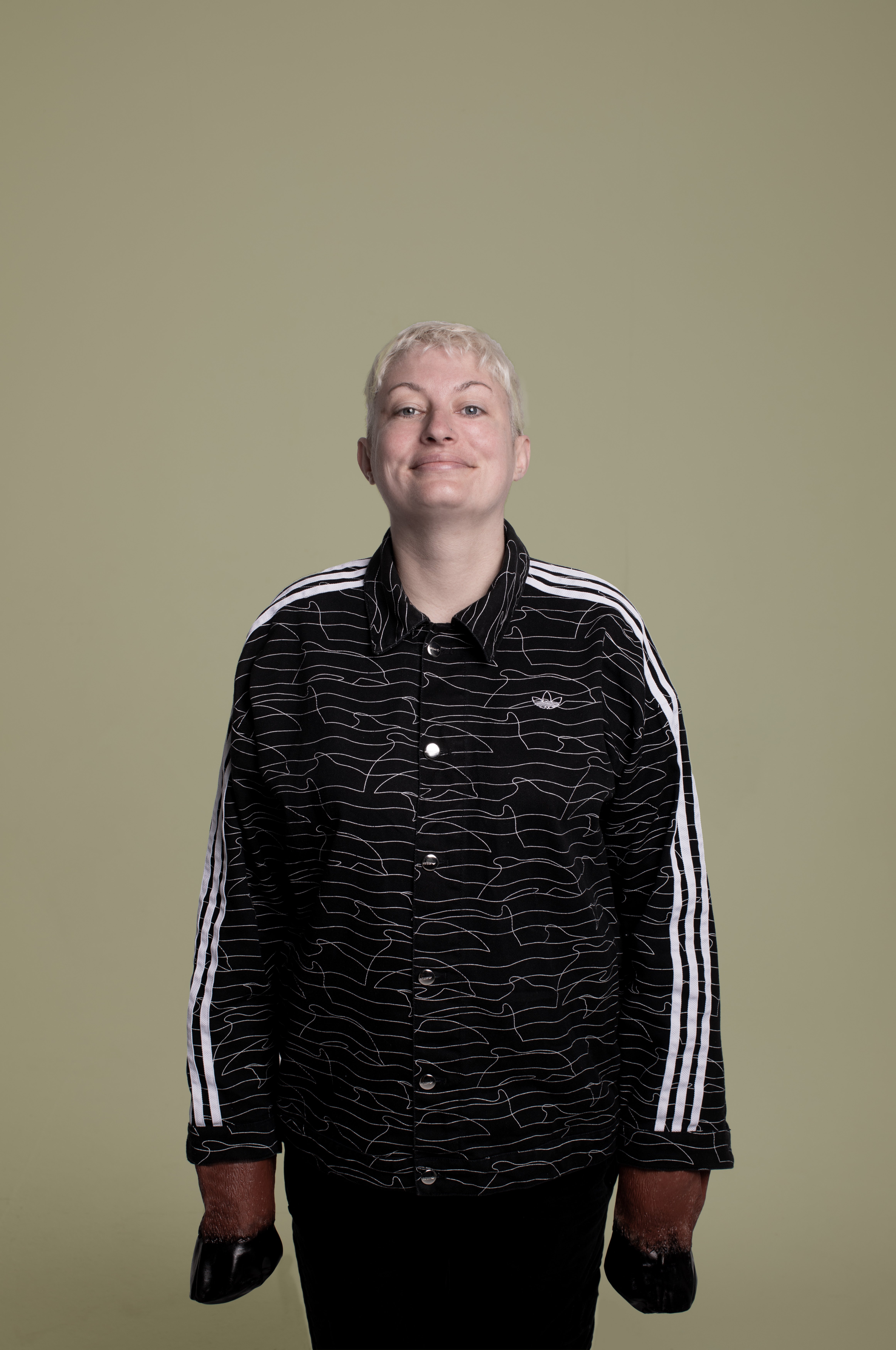 Harriet Dyer: Prepare for Hilarious Distraction in Guildford!