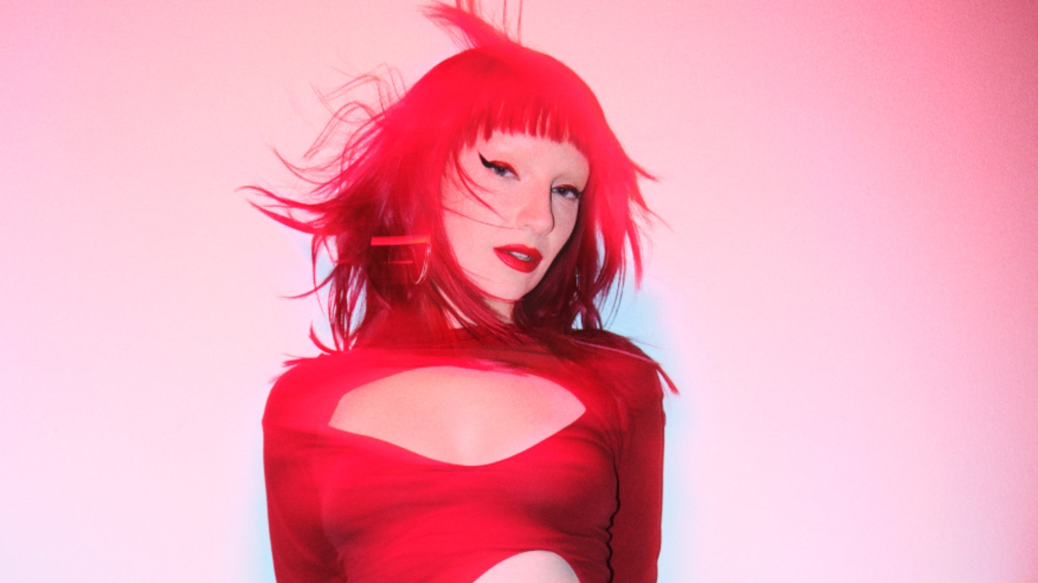 Sophie and the Giants: Electrifying Manchester's YES Basement!