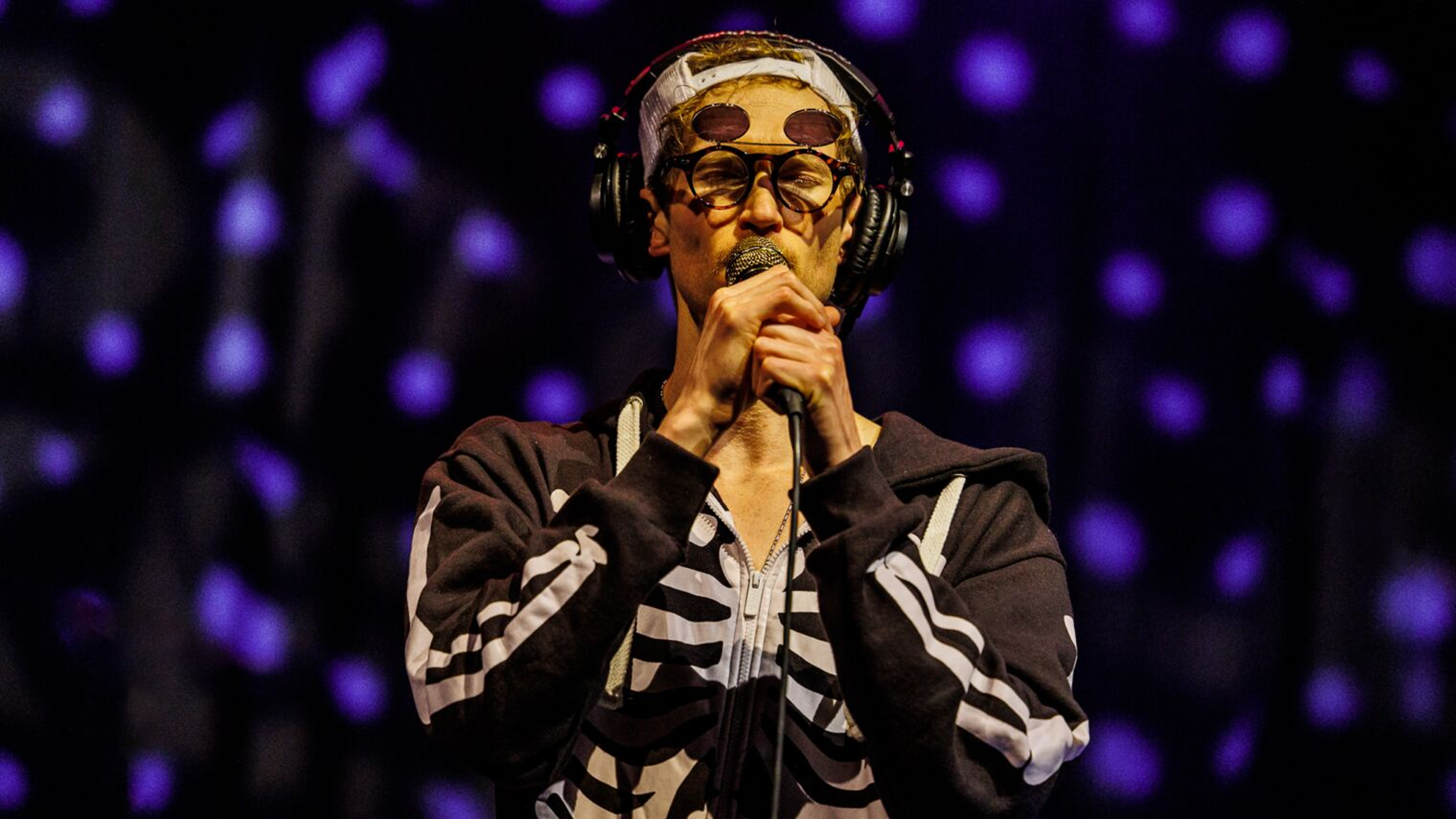 Louis Cole & Metropole Orkest: A Symphony of Funk & Fusion in Eindhoven!