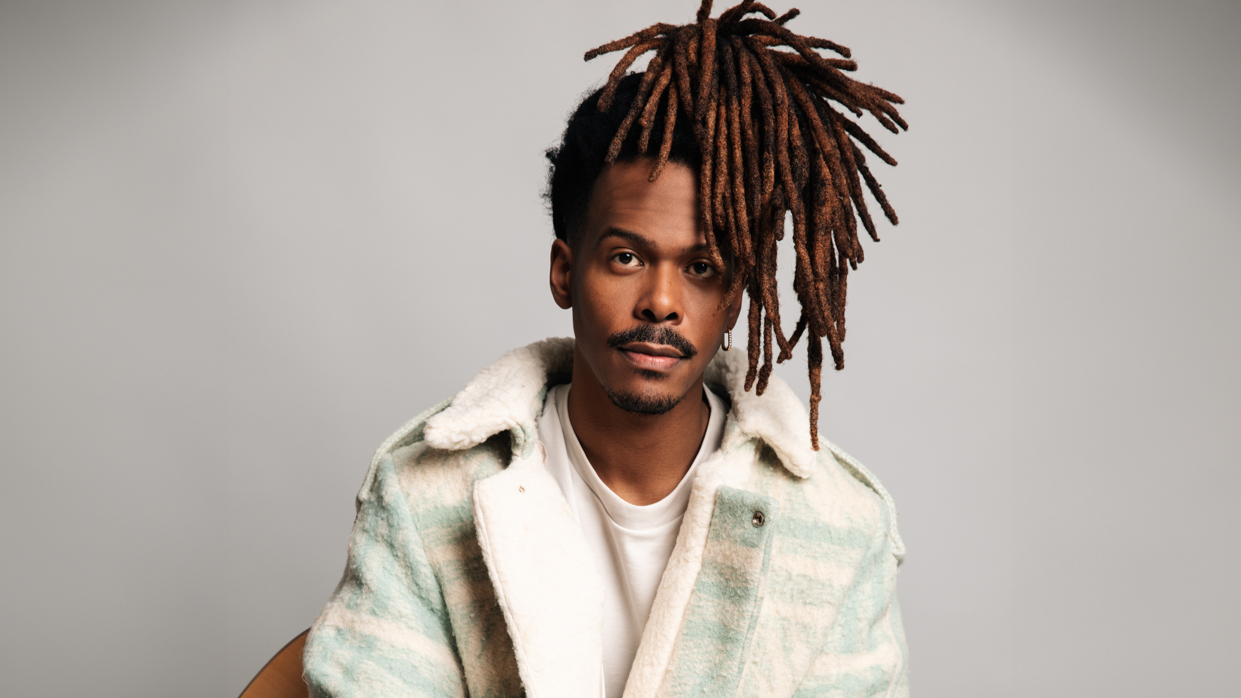 Experience Jeangu Macrooy Live: An Evening of Soulful Music in Eindhoven