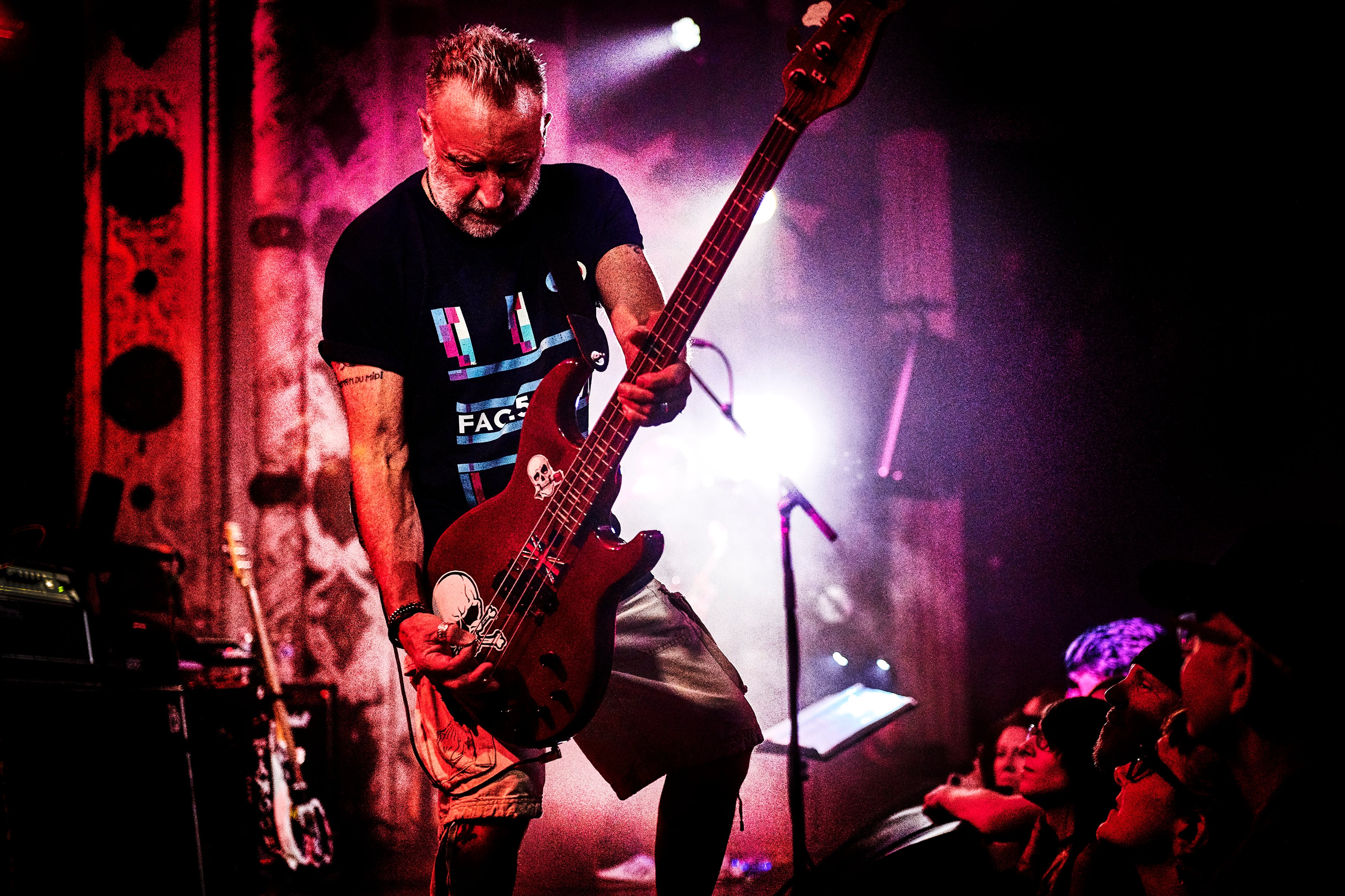 Peter Hook & The Light: New Order Anthems Rock Amsterdam!