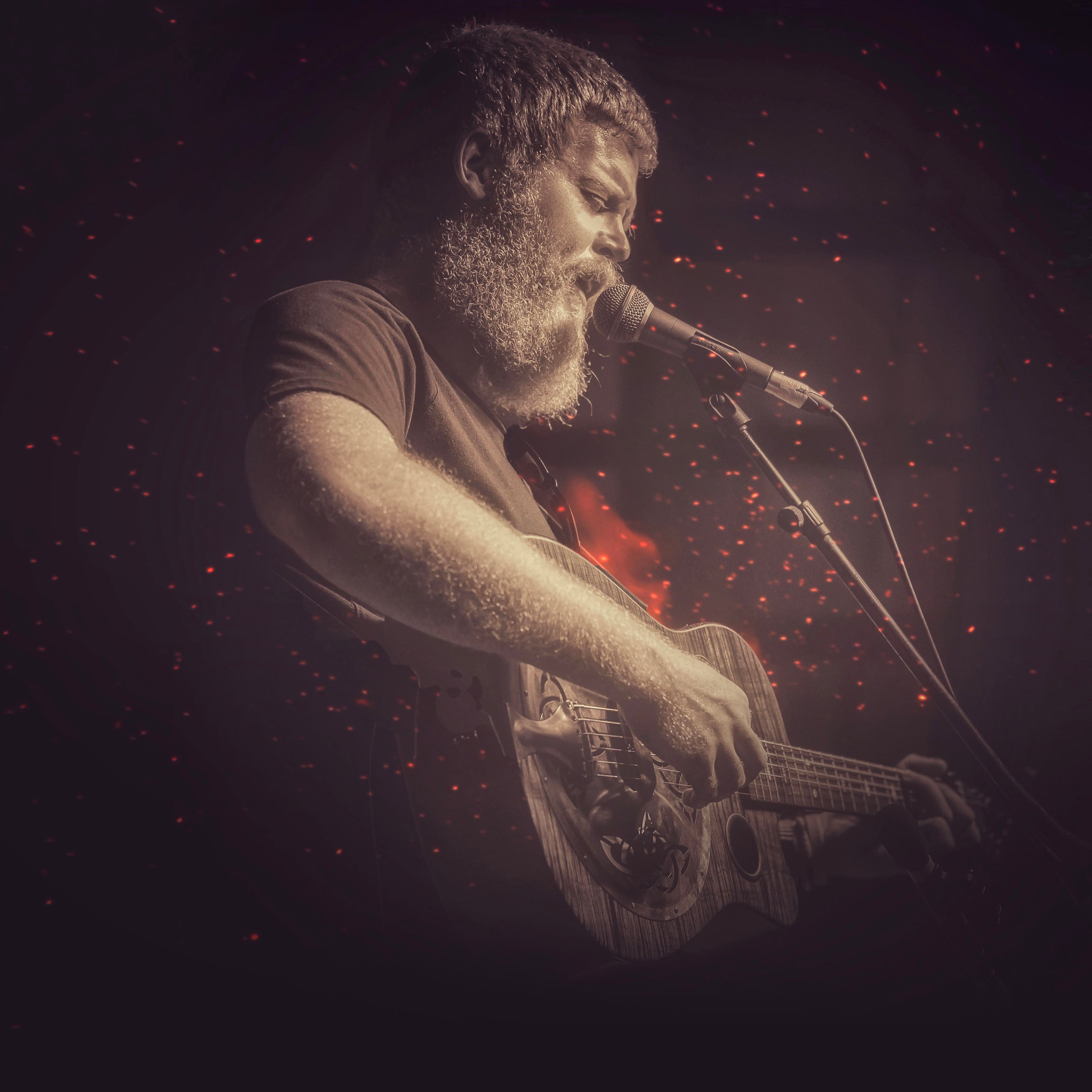 Oliver Anthony's Melkweg Debut: A Night of Raw Emotion in Amsterdam