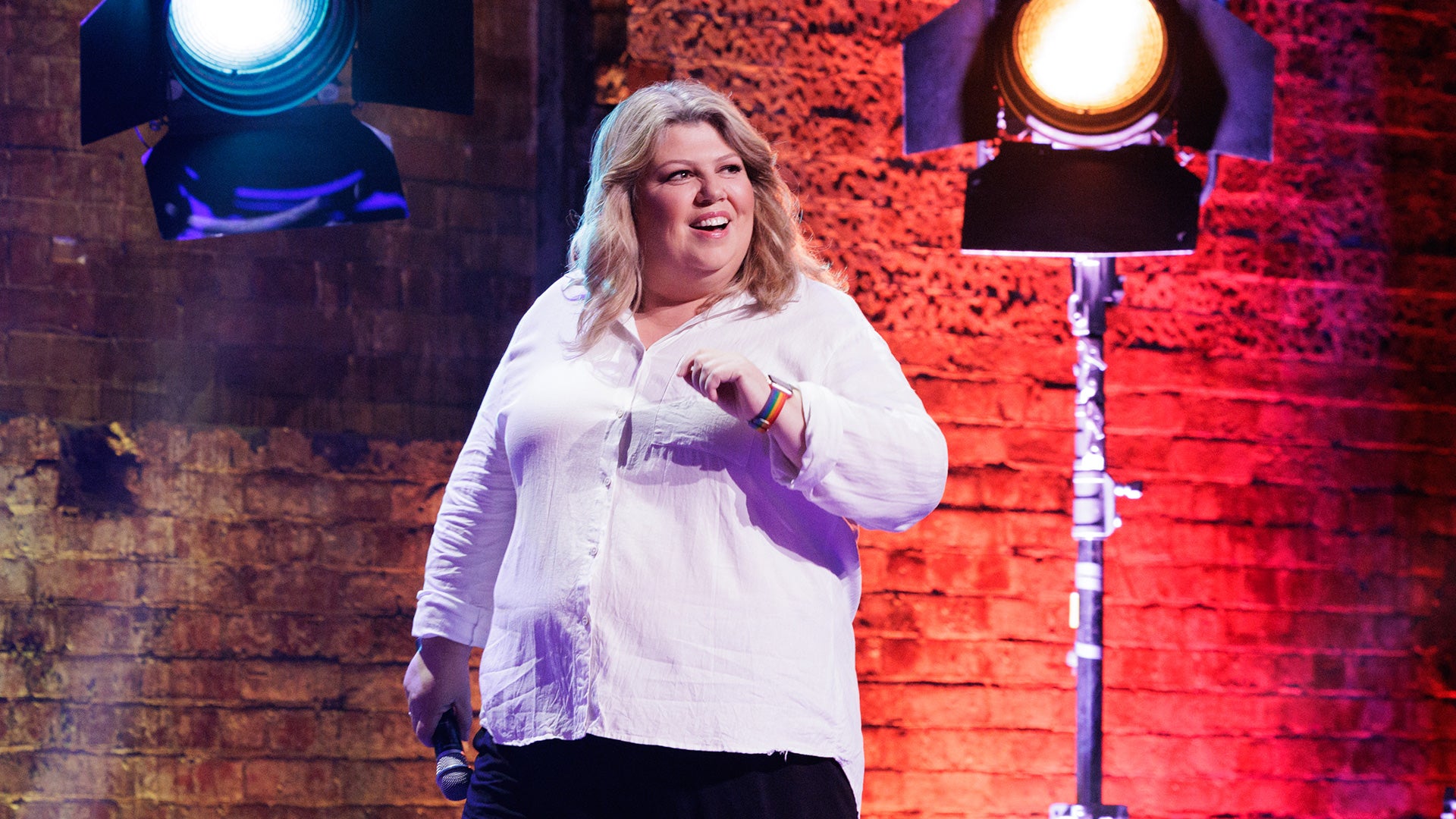 Urzila Carlson: Hilarious Stand-Up at Cardiff Glee Club!