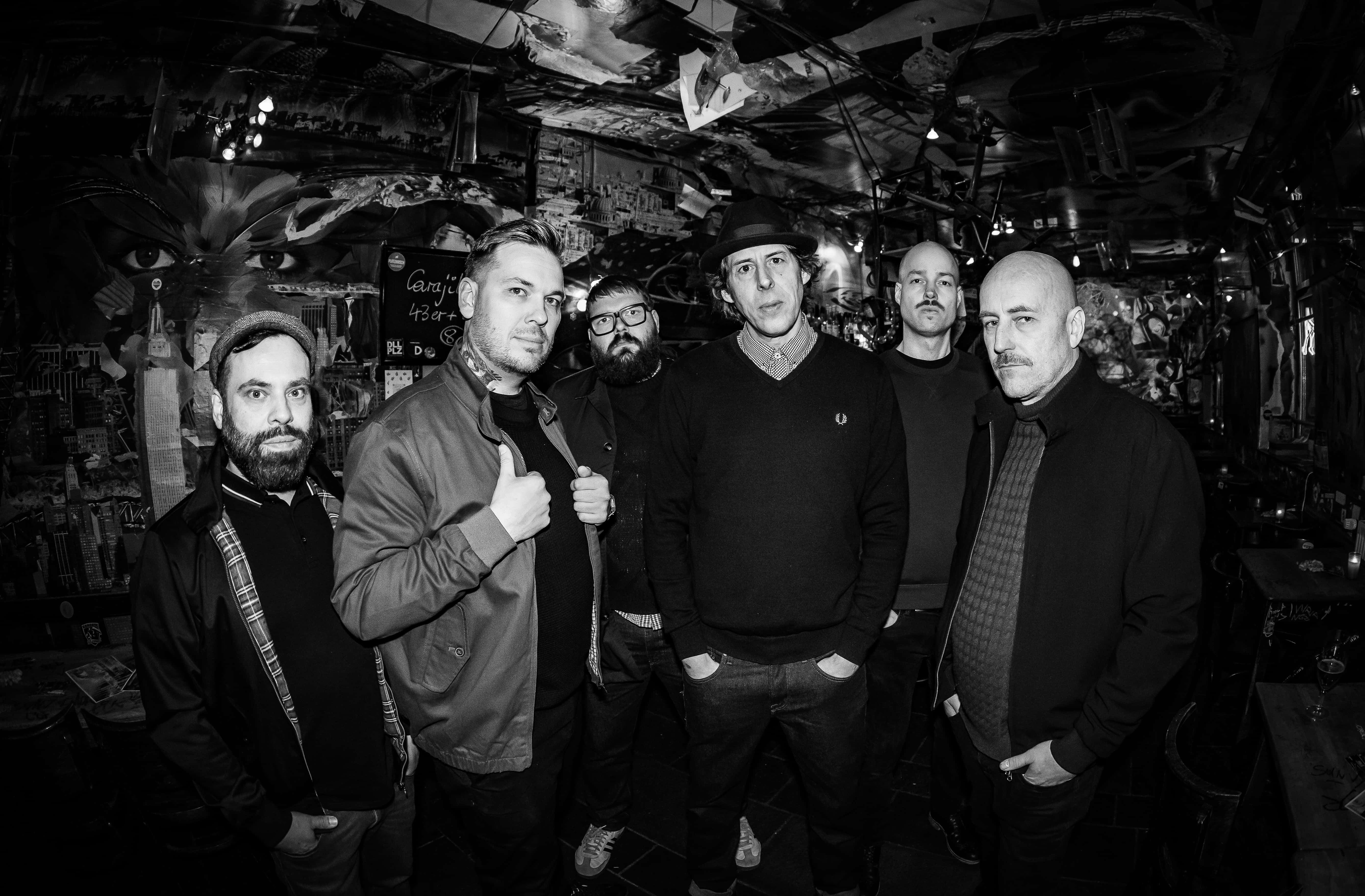 Sondaschule Rocks Zürich: A Night of Unforgettable Punk Anthems!