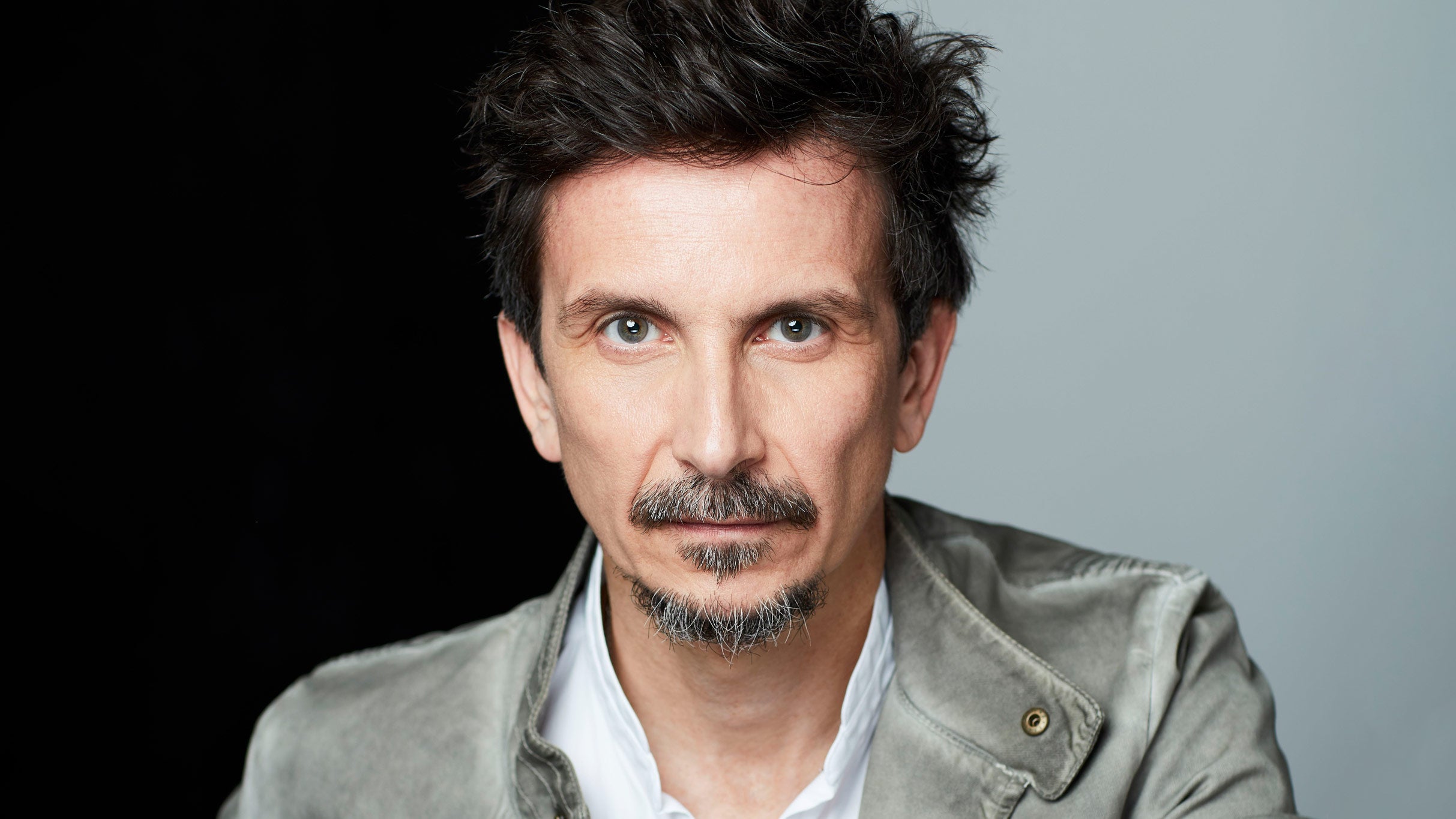 Arnaud Tsamere: Hilarious Stand-Up Comedy at Bruxelles's Royal Cirque!